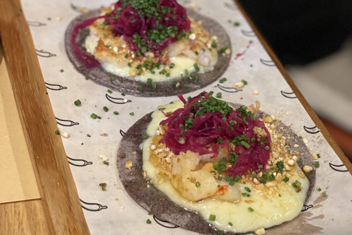 Tacos del gobernador con queso oaxaca